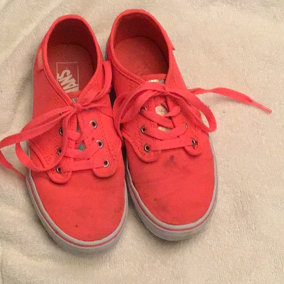 Vans size 1 pink girls tennis shoes, - Picture 5 of 7